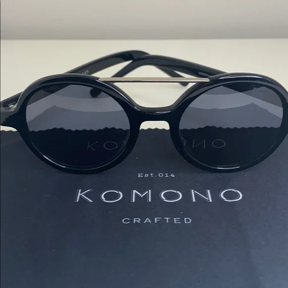 Komono New Vivien Glossy Black Sunglasses
